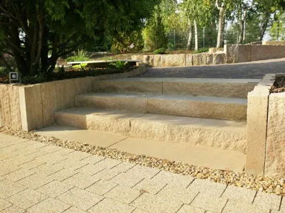 schody w ogrodzie