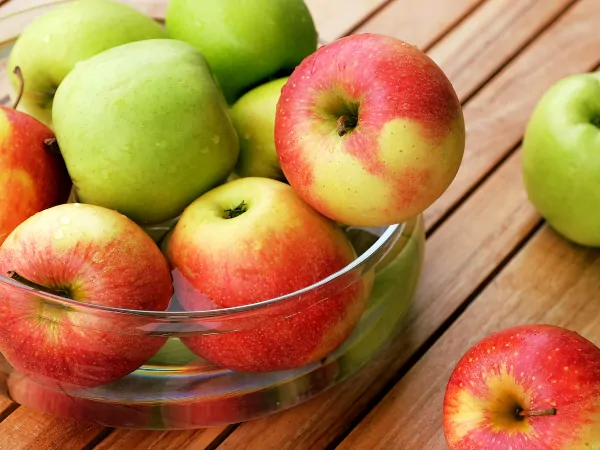 Jabłoń domowa - odmiany, uprawa, przycinanie