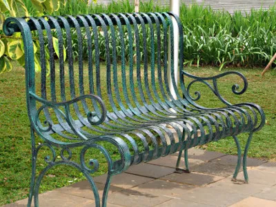 ławka ogrodowa metalowa